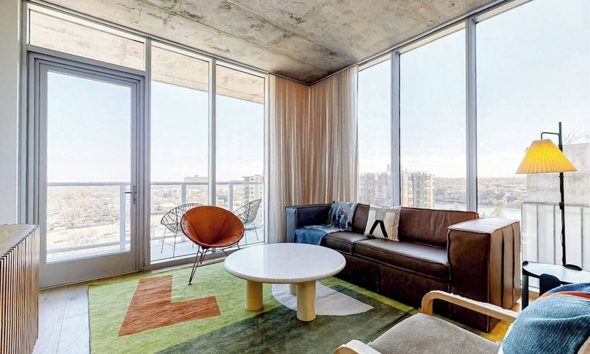 Rainey Street Historic District Condo | 13th floor corner condo, lake-view balcony, rooftop pool & gym, dog-friendly