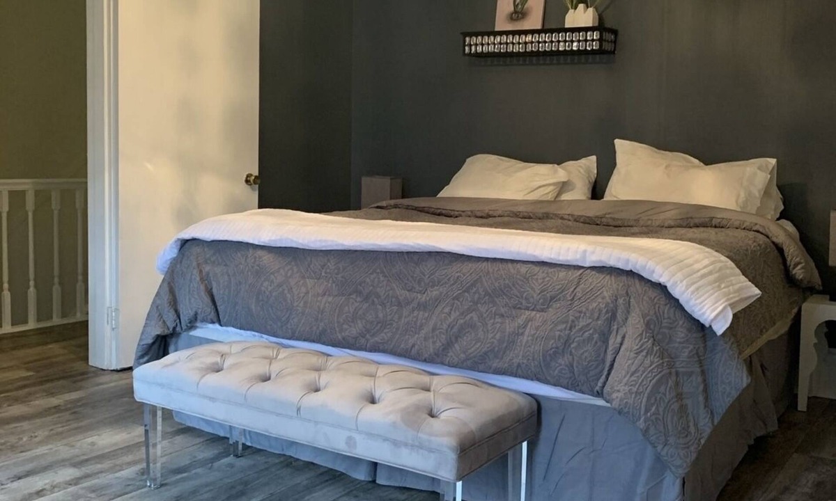Carnegie Apartment | 1BR/apt. 15min from downtown, 20 to the airport!
