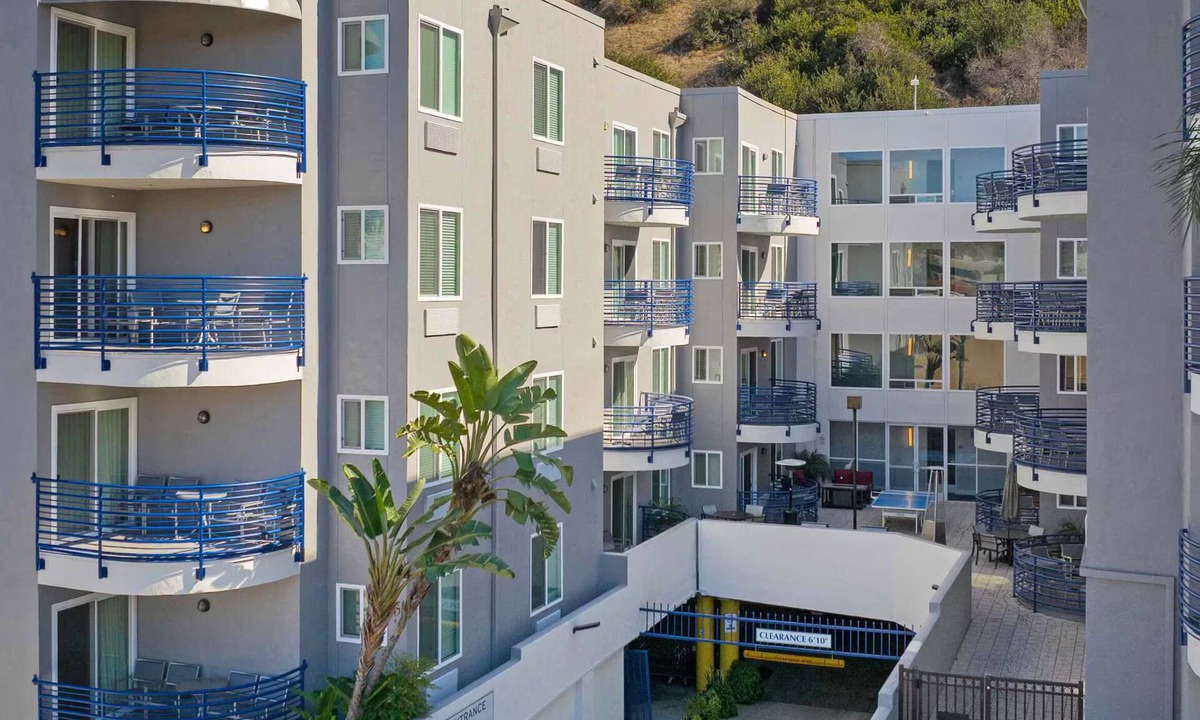 Mission Valley Resort | 2-bedroom resort in fantastic San Diego with AC and fitness room