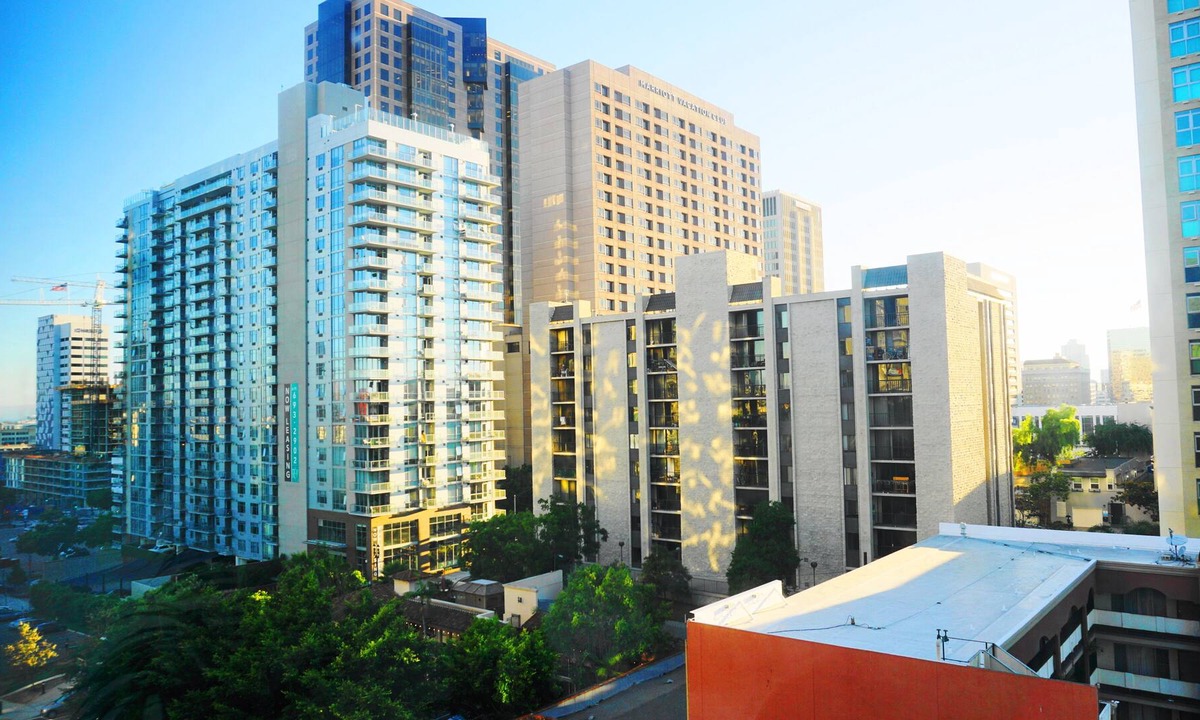 Civic Core Apartment | 2Bed/2Bath Luxury Highrise Condo in Downtown San Diego with amazing views!