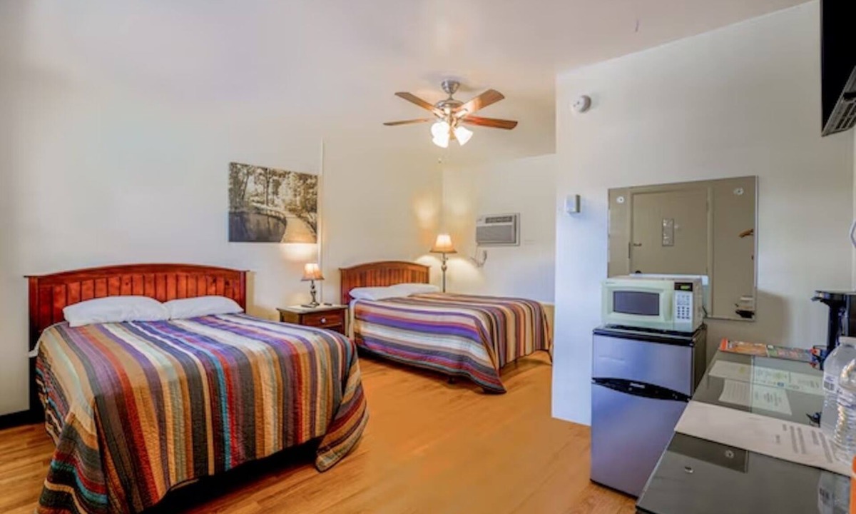 Short Creek Hotel | 3 Budget-Friendly Rooms with Free Parking Near Golf and Trails