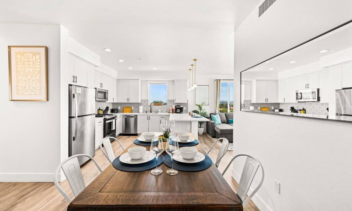 Kearny Mesa Apartment | 3BR Luxe Retreat: Pool & Spa