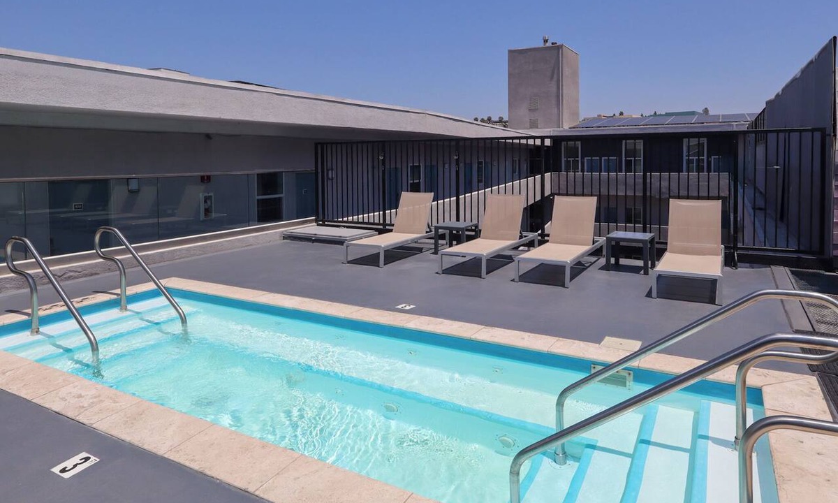 Little Italy Hotel | 4 Deluxe 2Q Stays w/Pool Access | Steps to Little Italy & A Mile to Gaslamp
