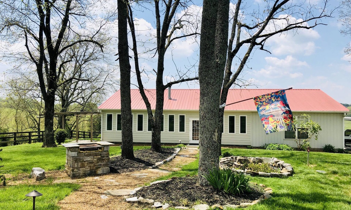 Dickel House | 400 acre working cattle and horse farm