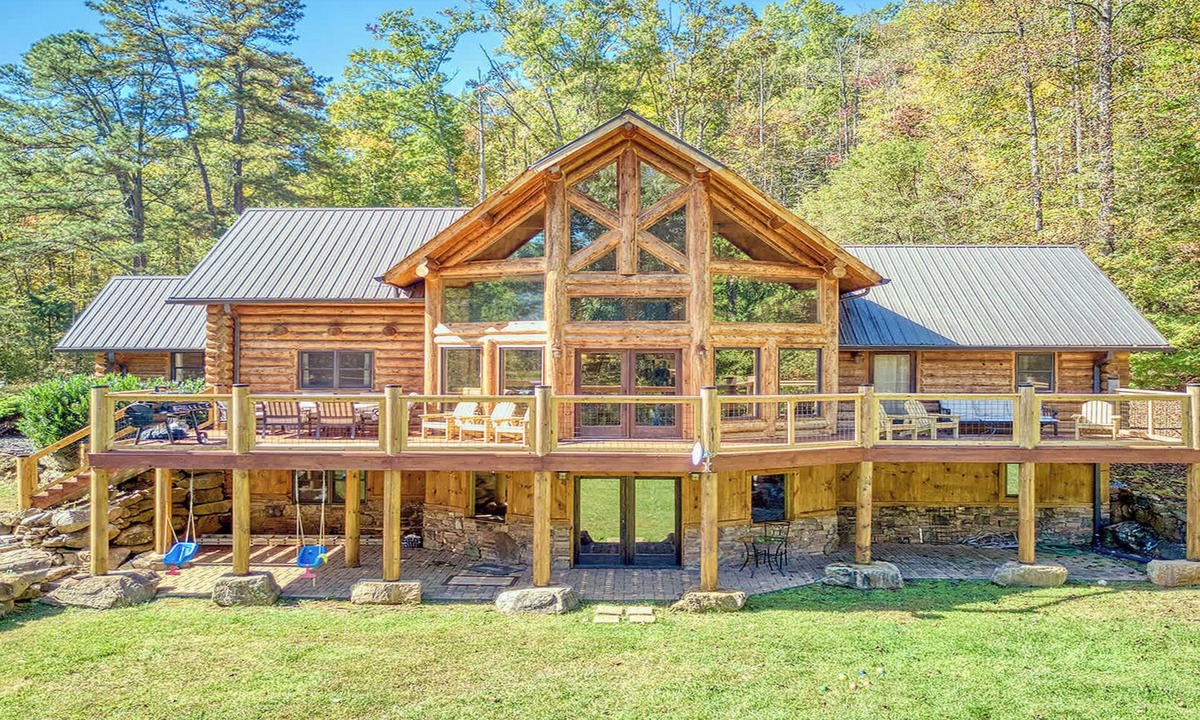 Sylva Cabin | 4500sq ft 6b/4.5ba Cabin on 7 Acres 15min to downtown Sylva! Huge Yard + Hot Tub!