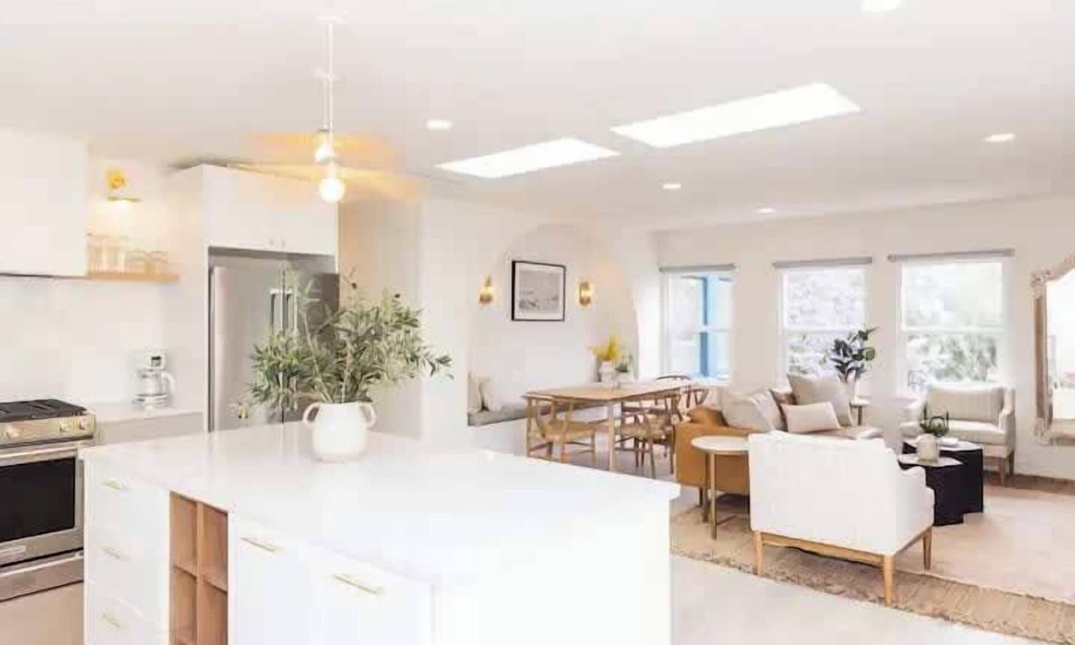 Little Italy House | 4BR/5BD - Free Parking - Walk to Nightlife!