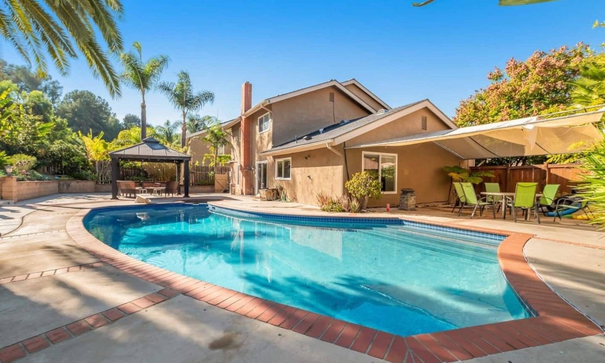 Allied Gardens Villa | ☀5 beds Fully Remodeled Villa ♨Heated Pool/Jacuzzi☀
