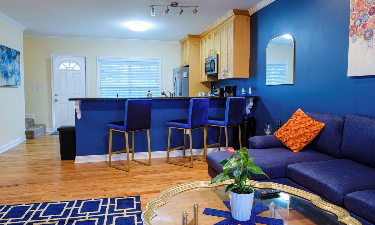 Mechanicsville House | Adorable 2-bedroom townhome with in Vibrant Atlanta - walk to the stadiums