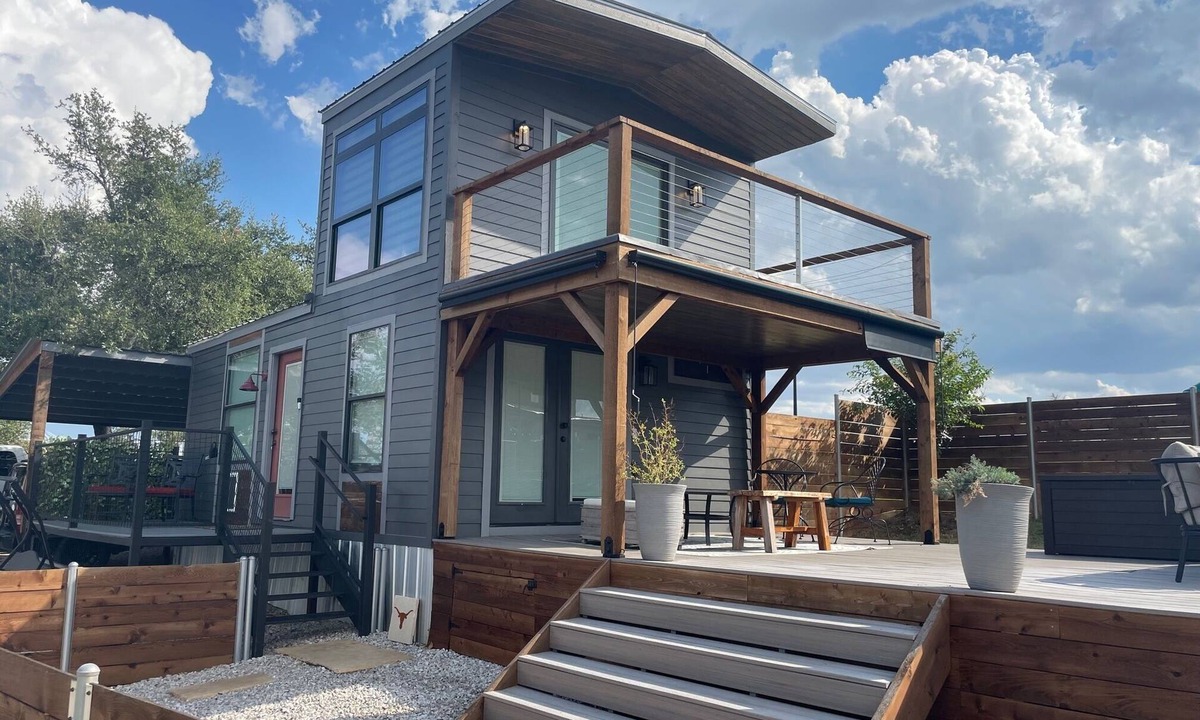 Dripping Springs Cabin | AMAZING Cabin in the Heart of the Hill Country w/breathtaking views,Pool & Spa!