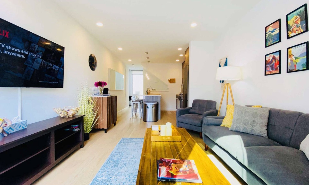 West Woodland House | Amazing location in Ballard near all attractions