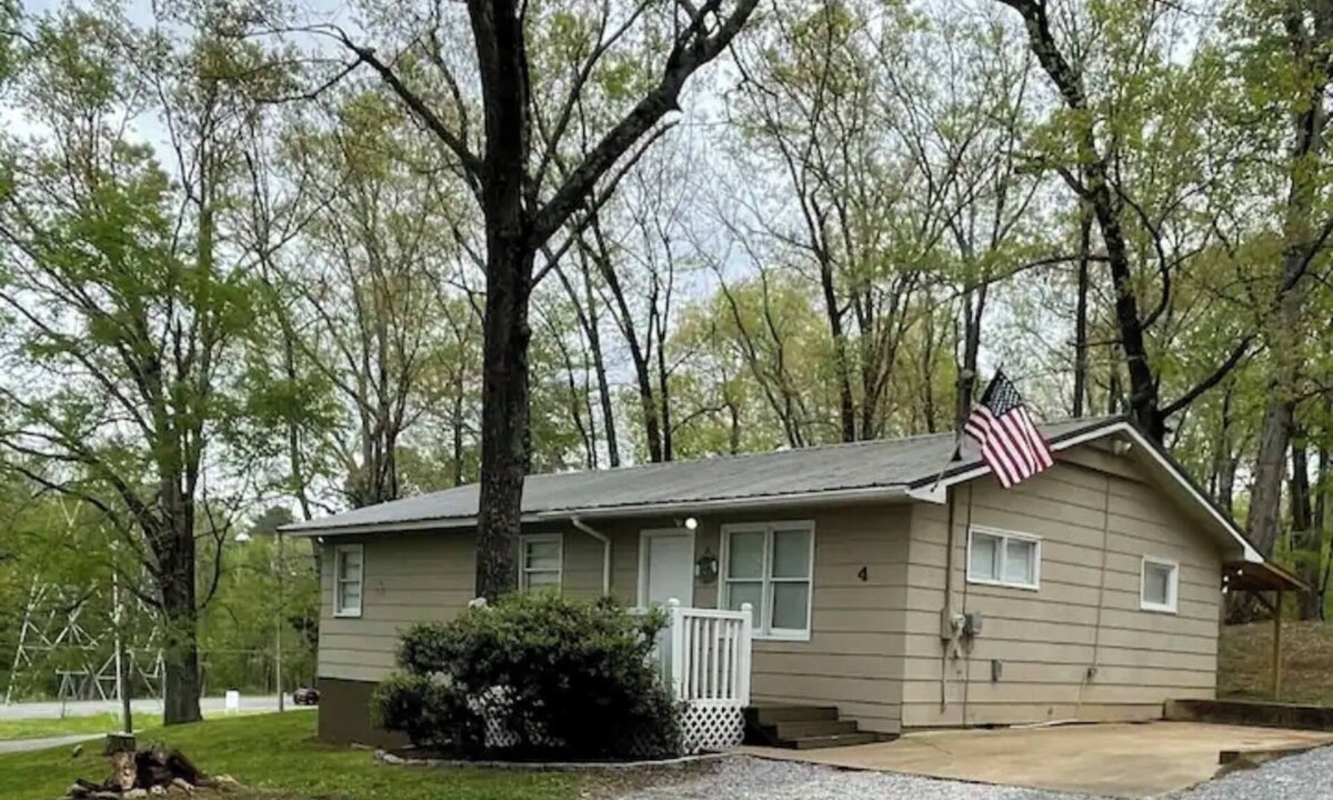 Scottsboro Cabin | Anchor Down - 3 bed Cabin