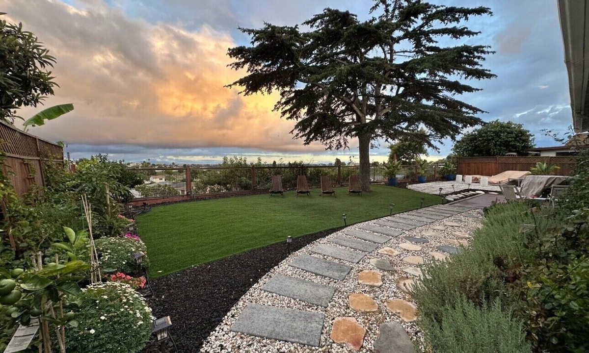 Linda Vista House | Art Gallery Family Home - Southern California Style - Excellent Location
