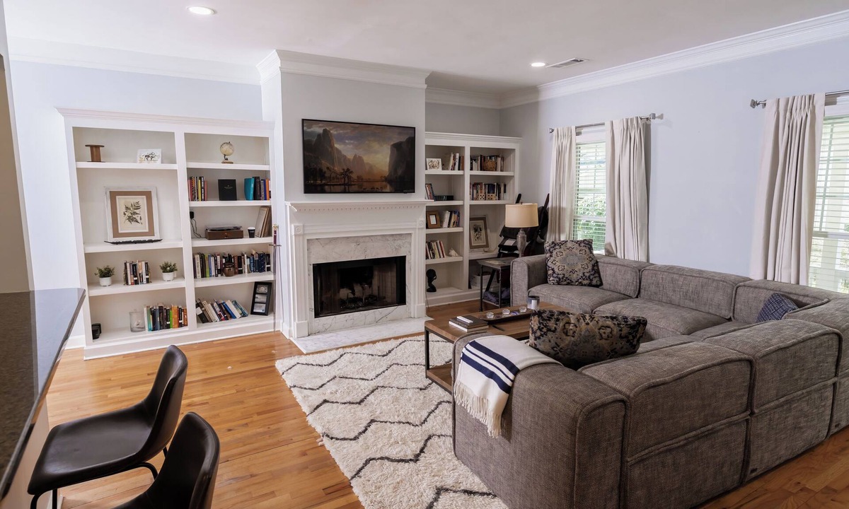 Poncey-Highland House | Atlanta Worldcup Retreat Private Porch, 5 beds, near Mercedes Benz