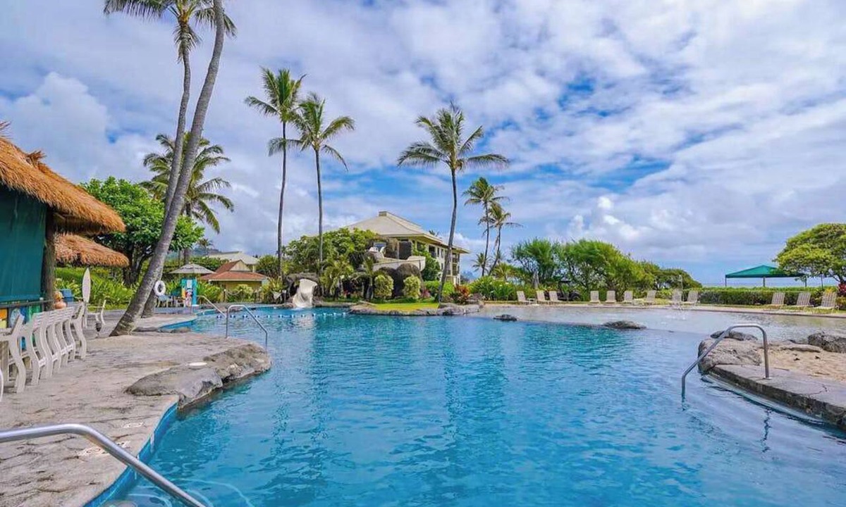 Hanamaulu Apartment | August Sale - Third-Floor Lihue Condo with Resort Pools, Gym, Spa & Dining