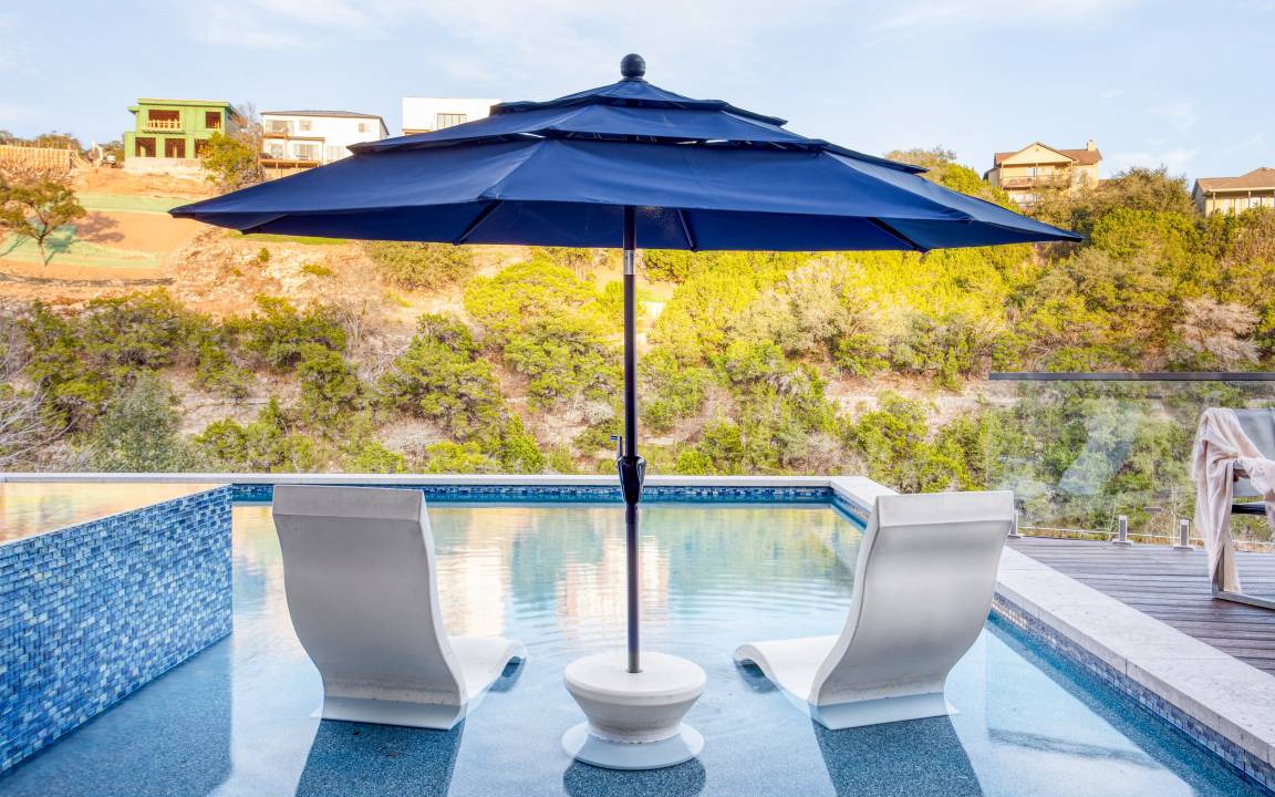 Apache Shores House | Barton by AvantStay Lake Views w/ Hot Tub, Pool & Ping Pong!