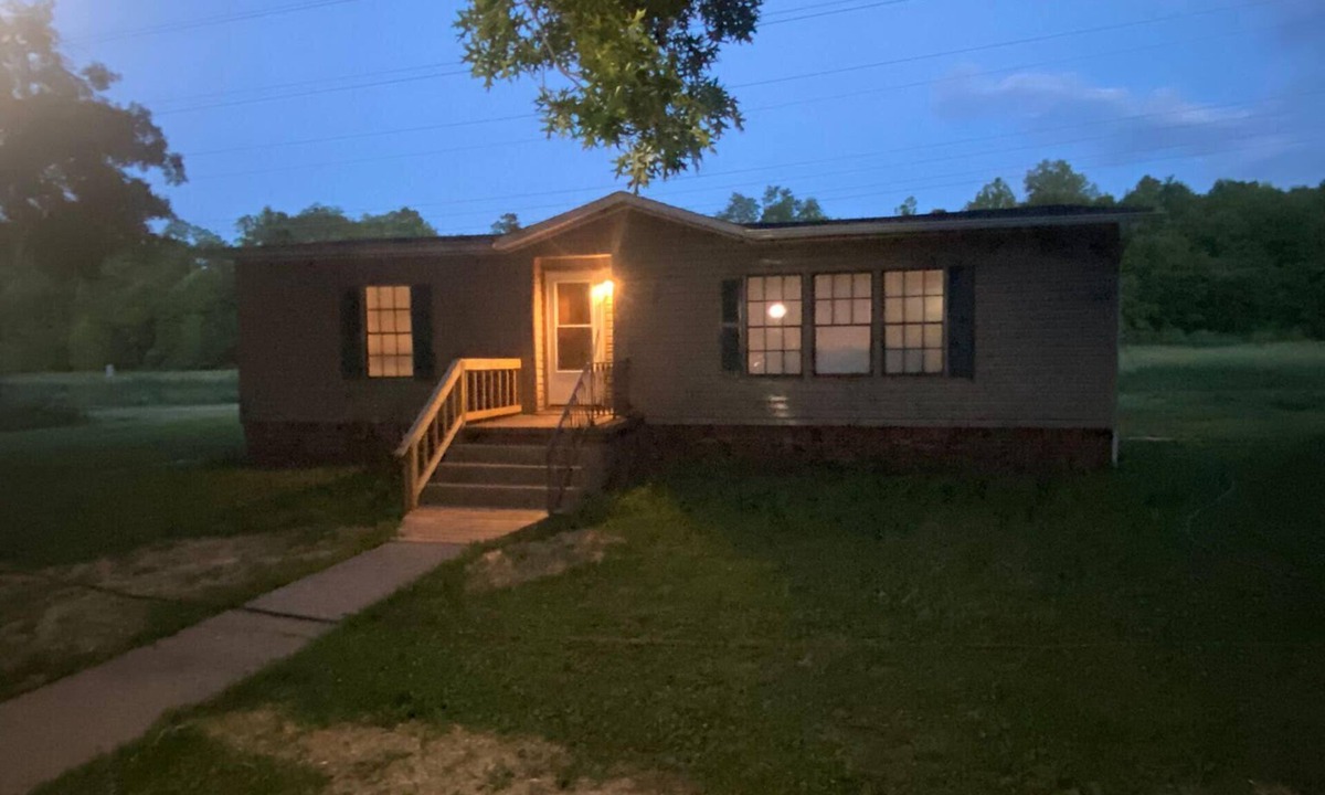 Buena Vista House | Beautiful and modern 2 bedroom home next to hiking & biking trails