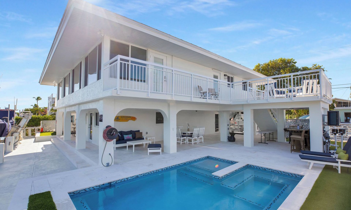 Layton House | Beautiful Pool Home Located in a Quiet Neighborhood