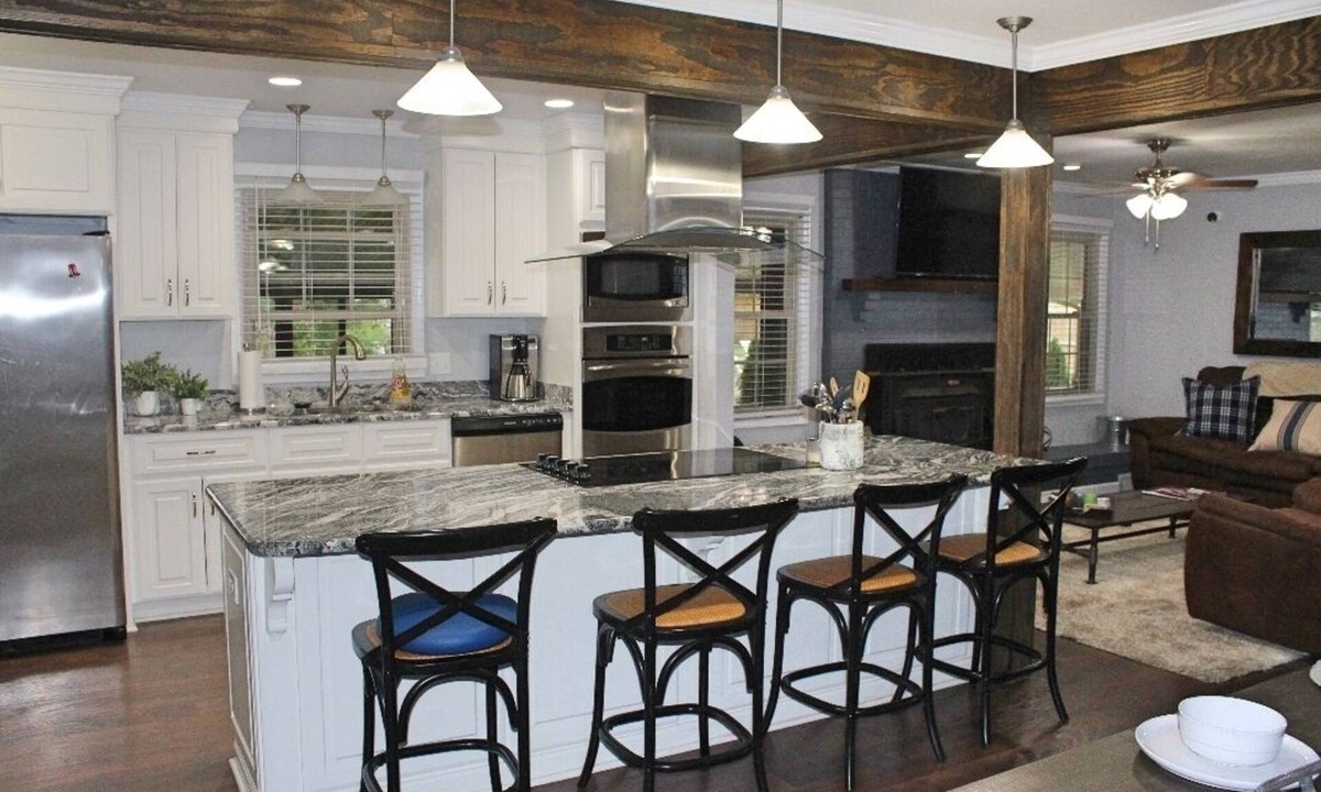 Murfreesboro House | Beautiful Rustic Murfreesboro Home just minutes from I24, MTSU and more