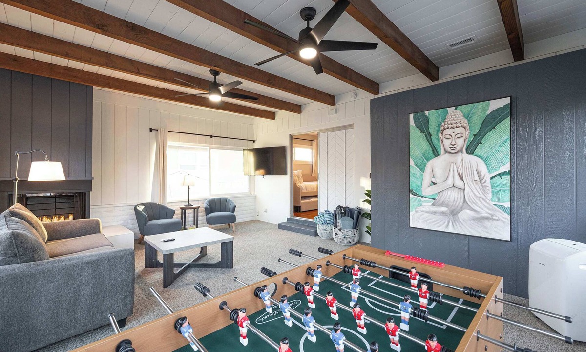 Allied Gardens House | Big Backyard w/Firepit, Grill & Al Fresco Dining!