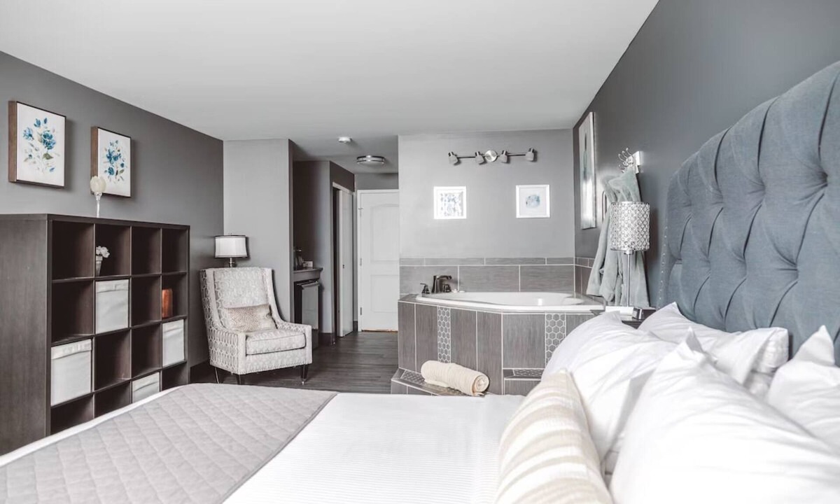 Zion Hotel | Boutique Comfort l Jacuzzi, Library Lounge, Outdoor Firepits & Near Local Gems