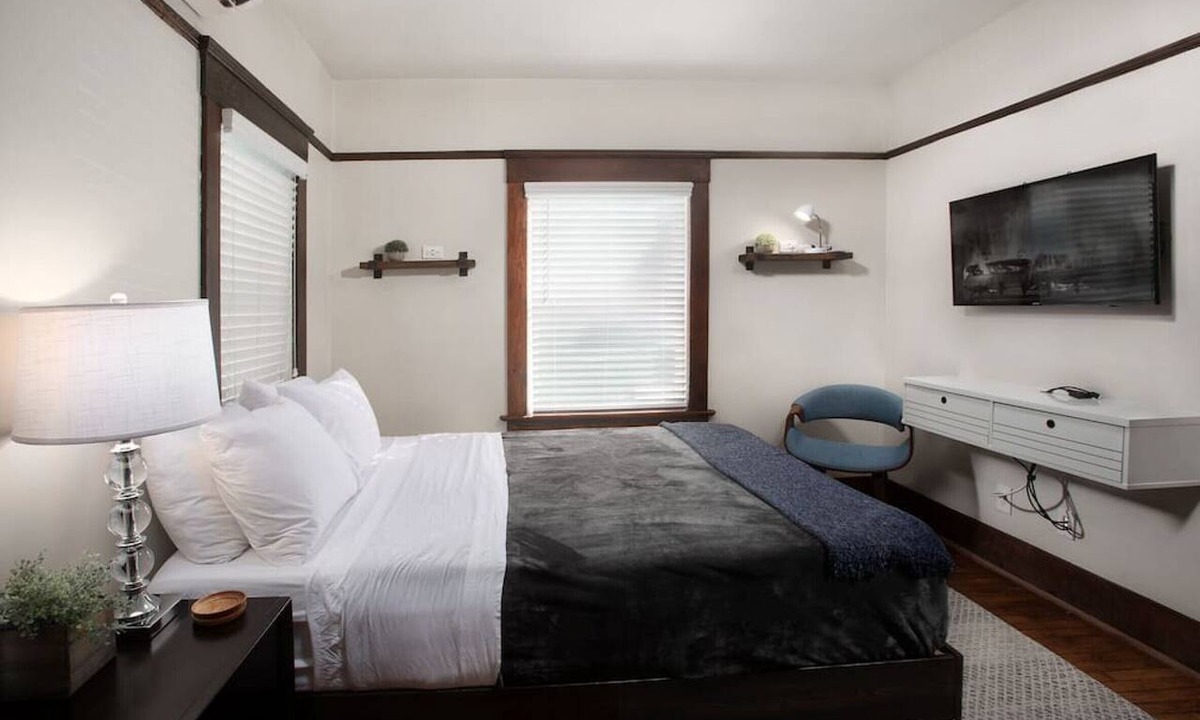 South Park Apartment | Boutique South Park Craftsman Studio