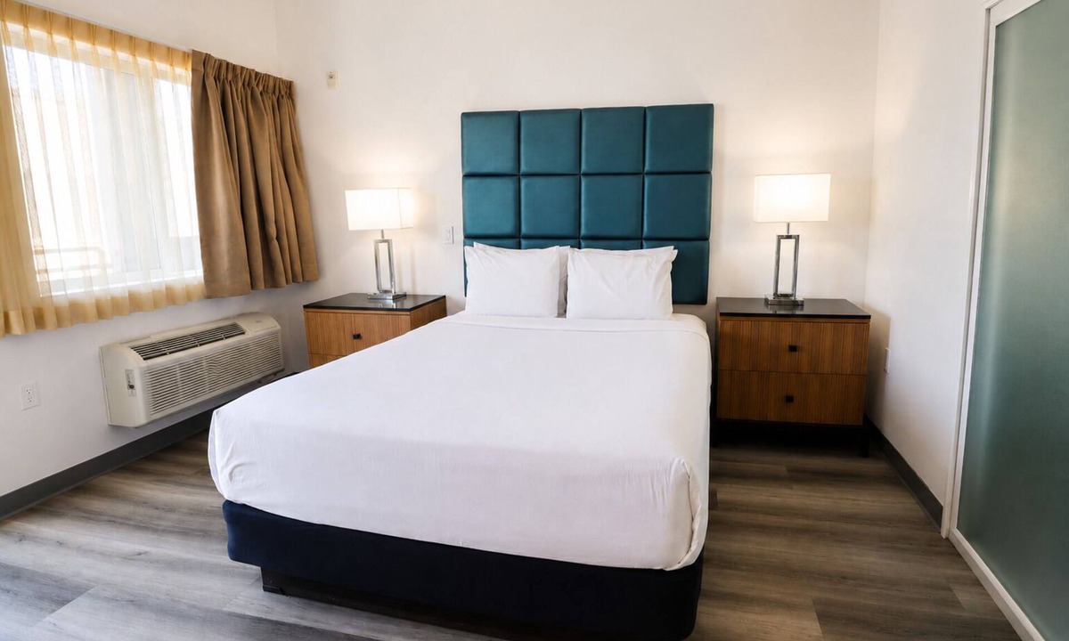 Little Italy Hotel | Bright Room w/Artistic Touch Near Museums, Harbor + Local Attractions | Pets