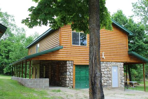 Deer River House | Cabin10 - Poolside Cabin with a lake view and great fishing