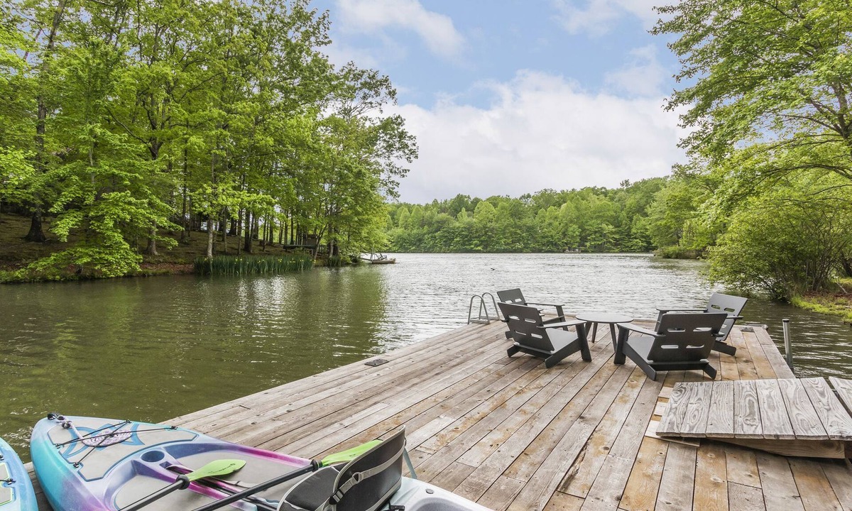 Clifftops House | Camp McGu: Lakefront, 3 Boats, Pizza Oven, Gorgeous Setting!