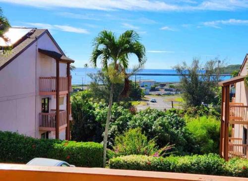 Nawiliwili House | Central and Bright 2 BR, 2 BA, Pool and Oceanview
