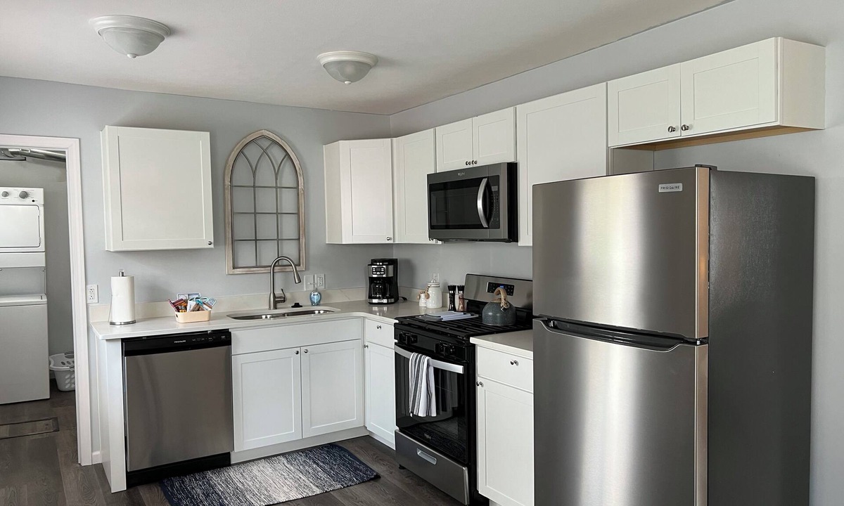 Edinboro Apartment | Charming 3-bedroom WALKING distance to BEACH bottom unit of duplex in Edinboro