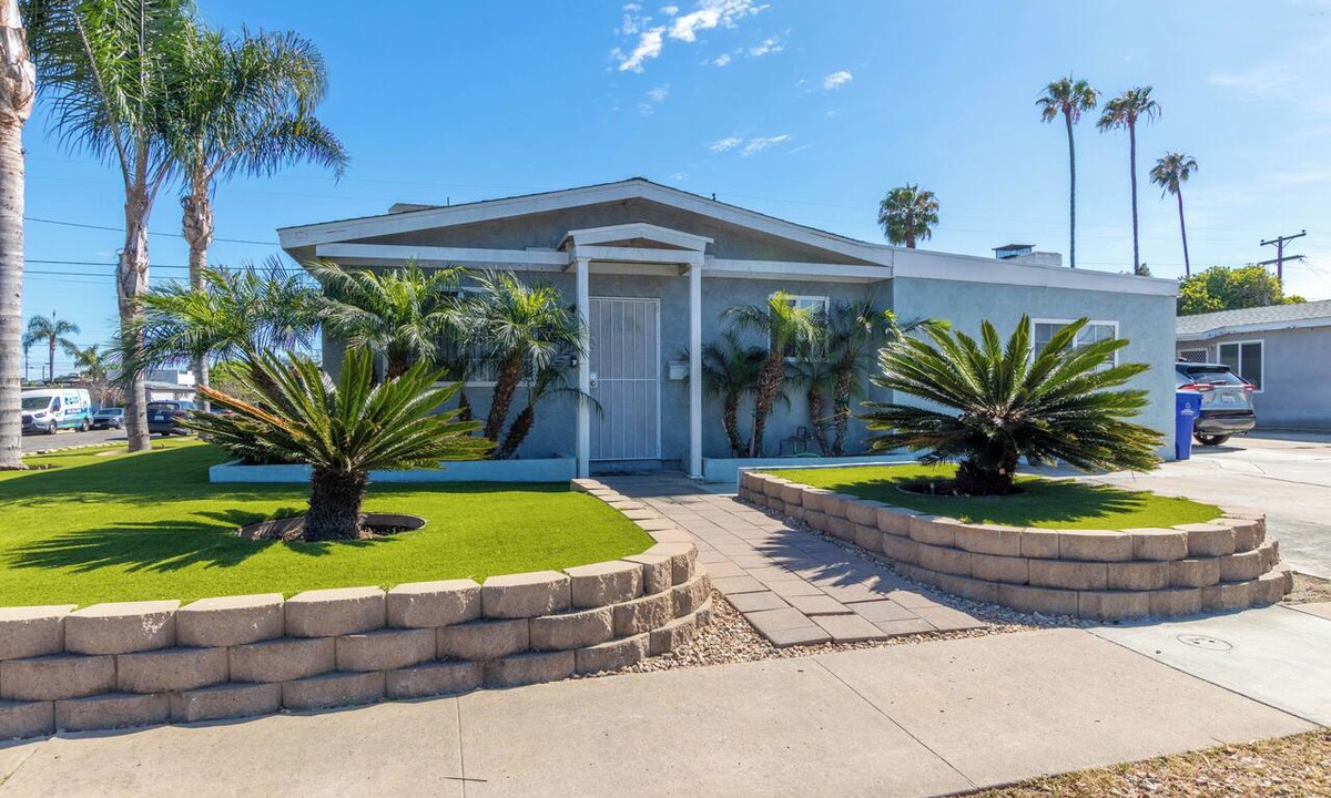 North Clairemont House | Charming, family-friendly home 20 mins from Gaslamp+PetcoPark+ConvCenter.