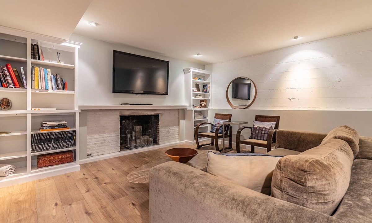 Seattle Metro Area House | Charming & Spacious Lakewood Retreat Near Local Attractions