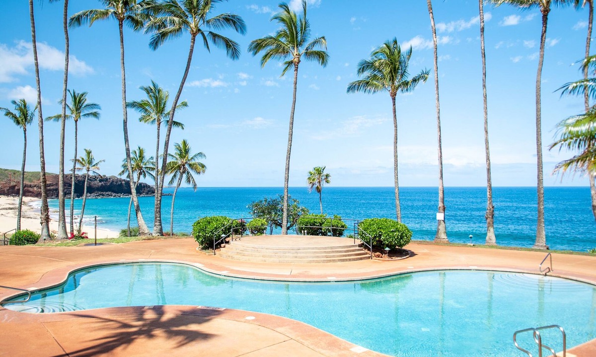 Maunaloa Apartment | Charming studio on the 1st-Floor w/ocean view, lanai, gas grills, pool, W&D