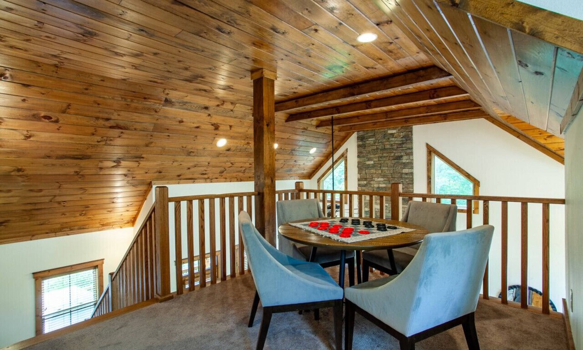 Townsend House | Charming Woodland Retreat w/Porch, Fireplace, & Golf