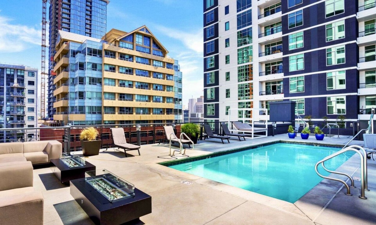 Little Italy Condo | Chic Little Italy Downtown Condo