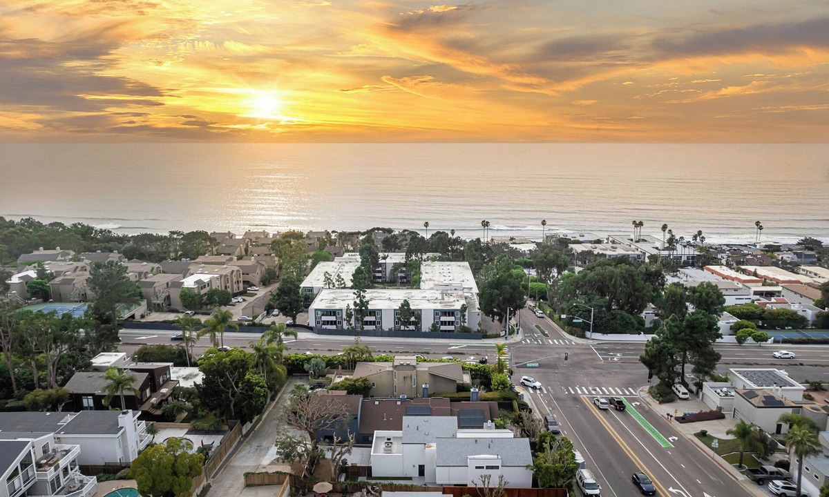 Del Mar Heights House | Coastal, 4-bdr home in Del Mar with partial ocean views, 300 steps to the ocean