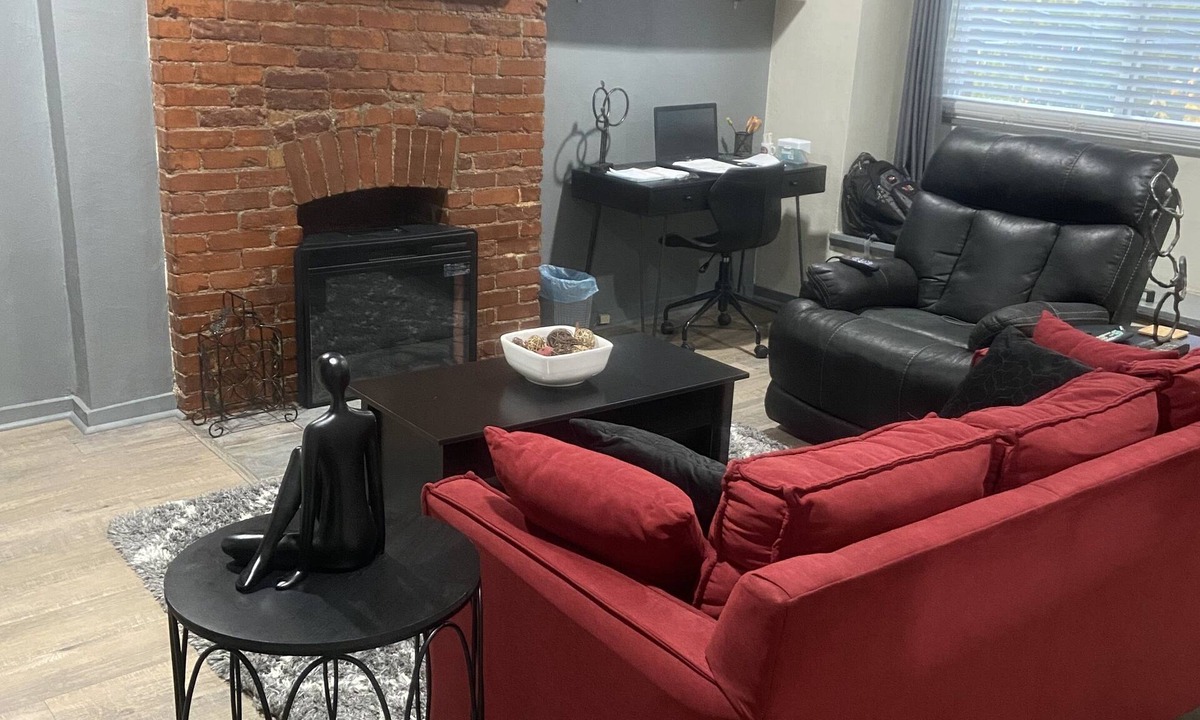 Swissvale Apartment | Comfortable and clean whole apartment, great for couples and friends getaways.