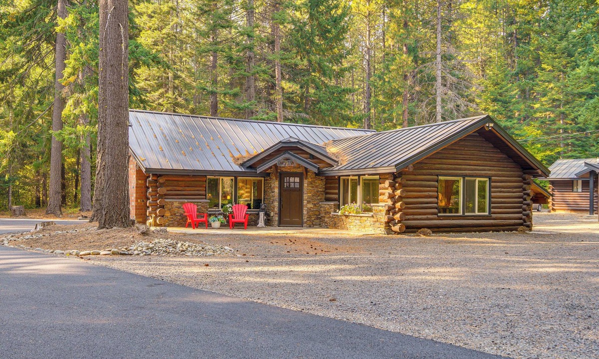 Cle Elum Cabin | Contemporary Log Cabin Near Cle Elum Lake!