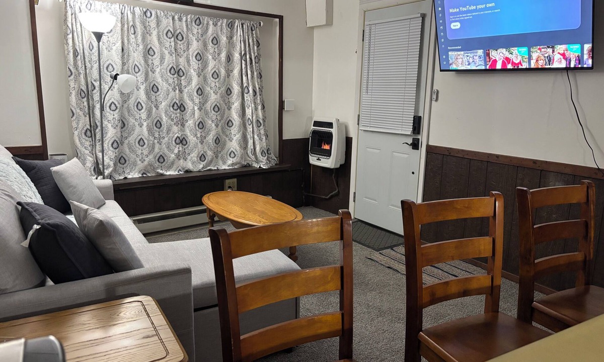Bairdford Apartment | Convenient Pittsburgh Access,but located in a small town a 20 min drive away