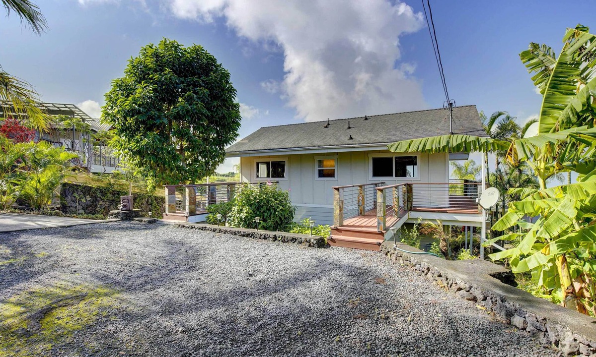 Kalaoa Cottage | Cozy Kona Coast Apt w/Lanai ~ 8 Miles to Beach!