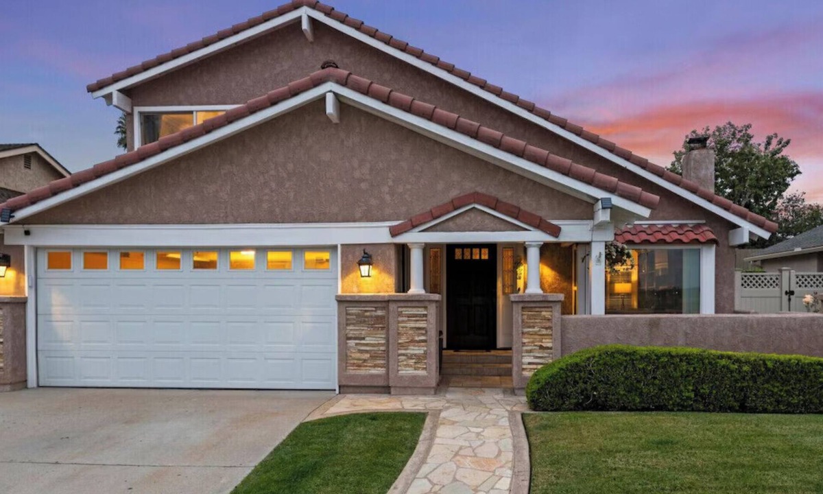 Tierrasanta House | Cozy Suburban Family Retreat With Easy City Access