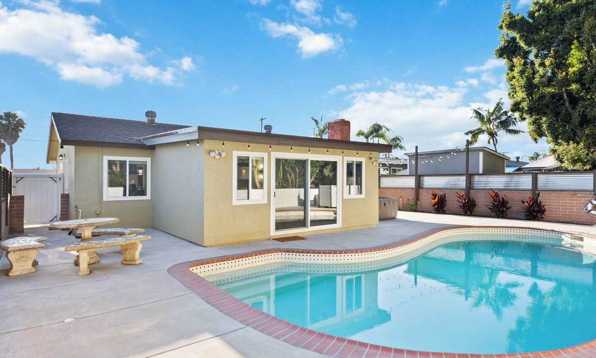Linda Vista House | Cozy Zen Pool, Jacuzzi, & Arcade Game Room Home in the Heart of San Diego