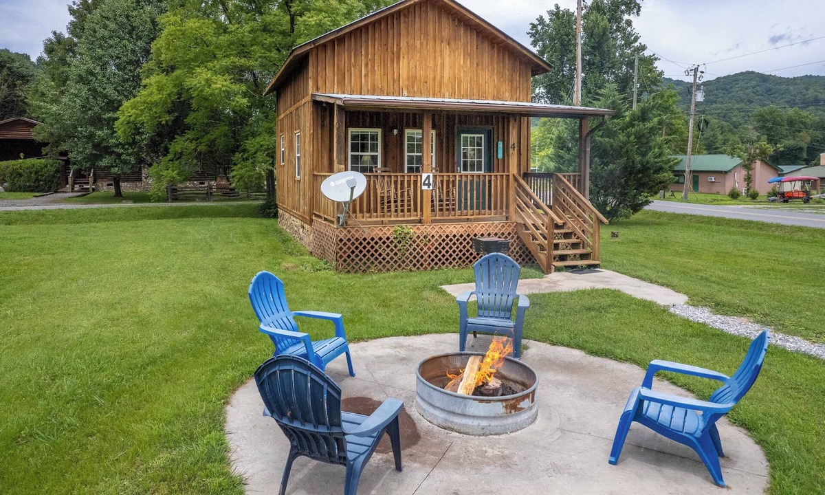 Bryson City Cabin | Deep Creek Cabin Unit 4-Covered Porch - WIFI - Motorcycle Friendly