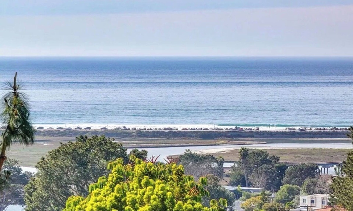 Del Mar Heights House | Del Mar Sea Sanctuary. Spacious 4-bedroom Del Mar house. Views in every room!