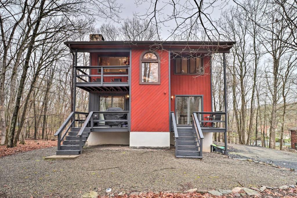 East Stroudsburg House | Dog-Friendly Poconos Escape with Hot Tub and Game Room