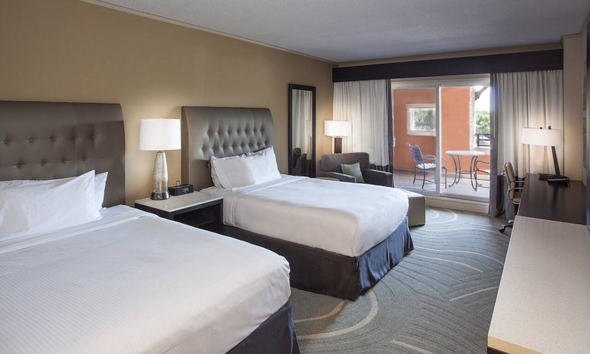 Lakeway Hotel | Double Queen with Balcony at Lakeway Resort & Spa, Pool