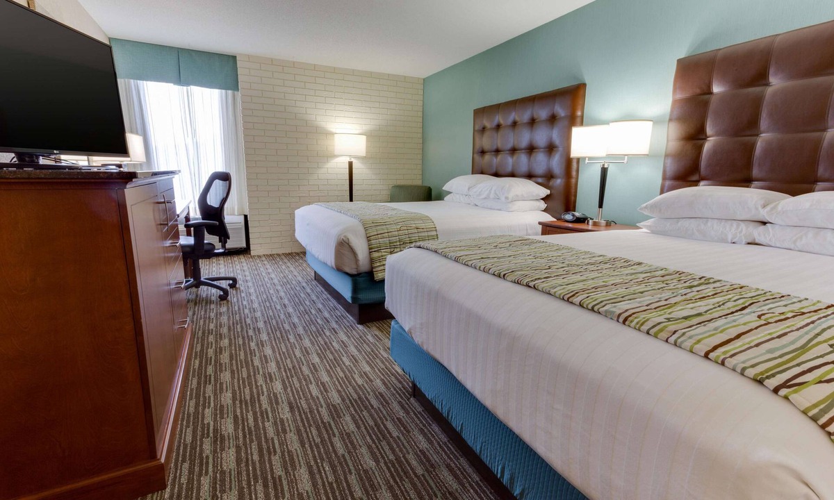 Crestline Heights Hotel | Drury Inn & Suites Birmingham Grandview