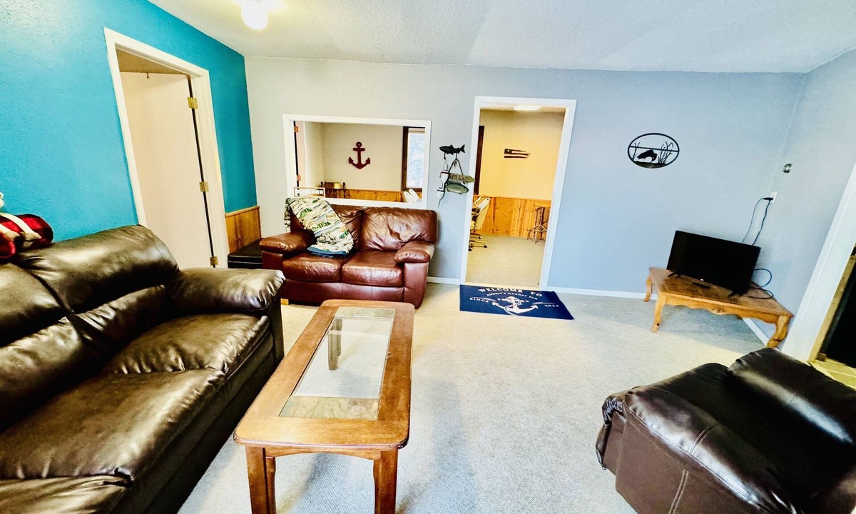 Devils Lake House | E Devils Lake on US 2 - Townhouse 1/4 mile boat ramp & bar/grill that sleeps 6!