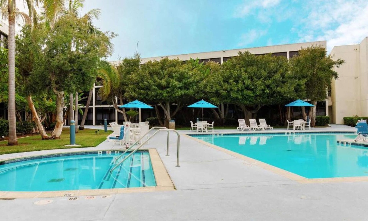 Kearny Mesa Hotel | Easy Beach & City Access + Pool Access