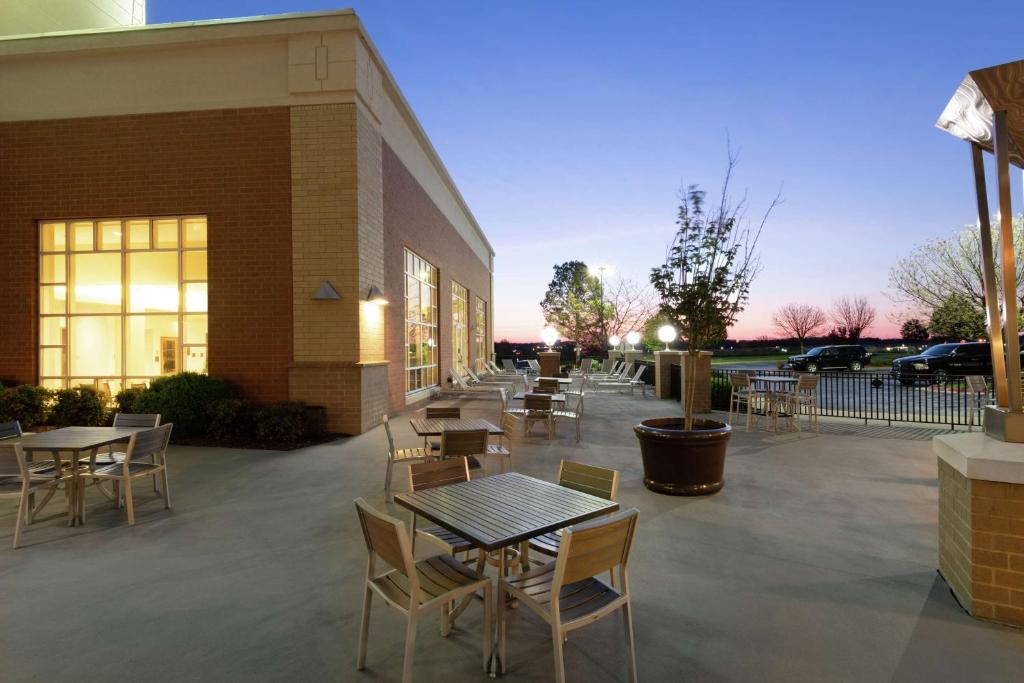 Rogers Hotel | Embassy Suites Northwest Arkansas - Hotel, Spa & Convention Center